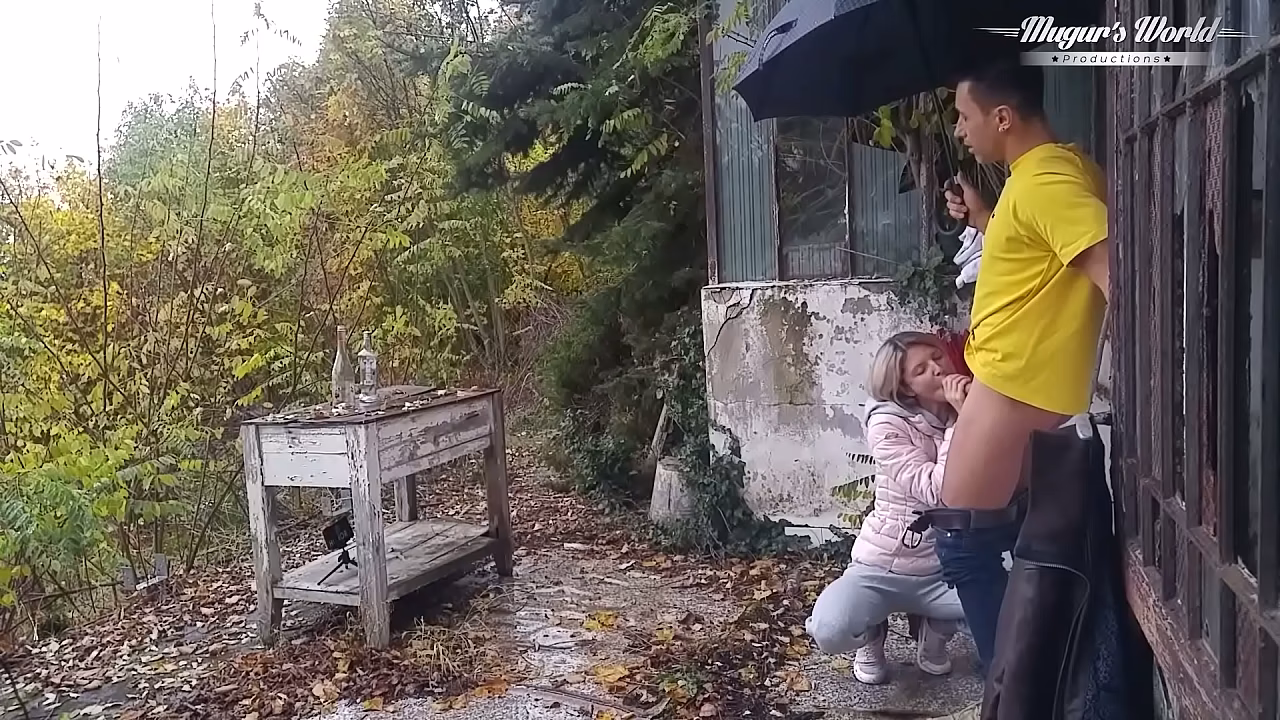 Деревенский отсос у сарая